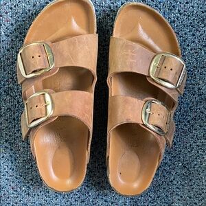 Birkenstock big buckle brown w/ gold sandals